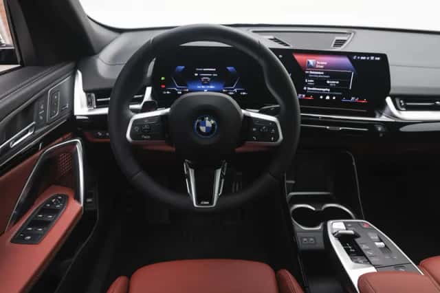 BMW iX2 (2026) thumbnail 3