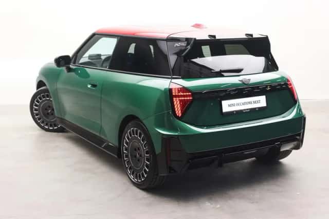 MINI Hatchback (2024) thumbnail 2