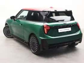 MINI Hatchback (2024) thumbnail 2