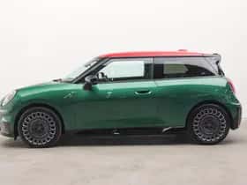 MINI Hatchback (2024) thumbnail 5