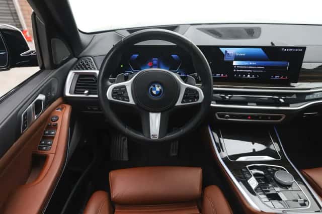 BMW X5 (2024) thumbnail 3