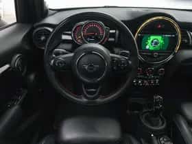 MINI Hatchback (2019) thumbnail 3