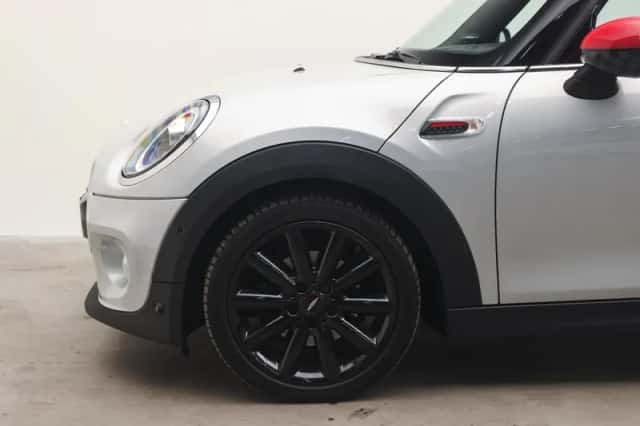 MINI Hatchback (2019) thumbnail 5