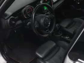 MINI Hatchback (2019) thumbnail 8