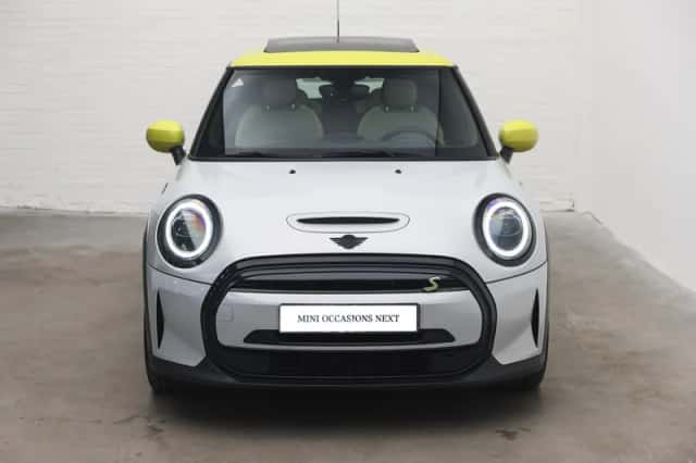 MINI Electric (2022) thumbnail 6