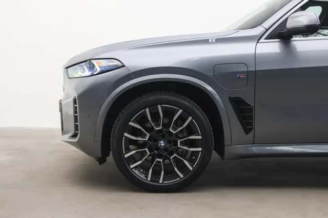 BMW X5 (2025) thumbnail 5