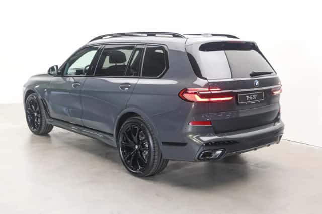 BMW X7 (2026) thumbnail 2