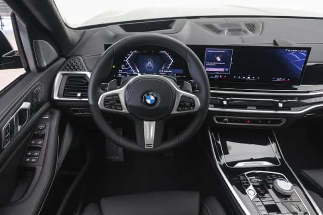 BMW X7 (2026) thumbnail 3