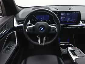 BMW iX1 (2025) thumbnail 3