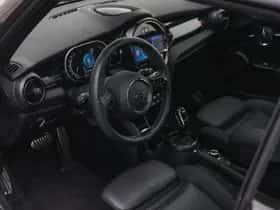 MINI Hatchback (2023) thumbnail 3
