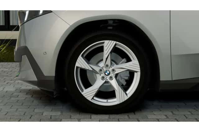 BMW iX3 (2026) thumbnail 6