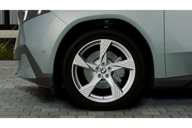 BMW iX3 (2026) thumbnail 6