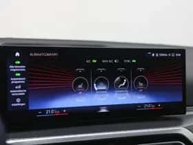 BMW i4 (2023) thumbnail 23