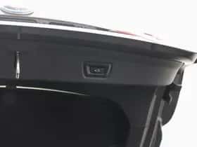 BMW i4 (2023) thumbnail 33