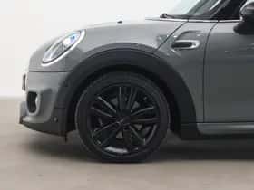 MINI Hatchback (2018) thumbnail 4