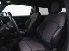MINI Hatchback (2018) thumbnail 9