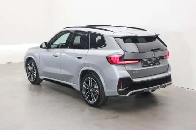 BMW iX1 (2026) thumbnail 2