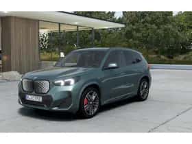 BMW iX1 (2026) thumbnail 1