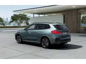 BMW iX1 (2026) thumbnail 2