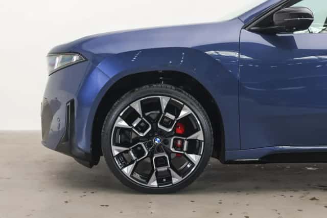 BMW iX3 (2026) thumbnail 4