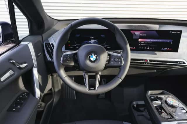 BMW iX (2026) thumbnail 3