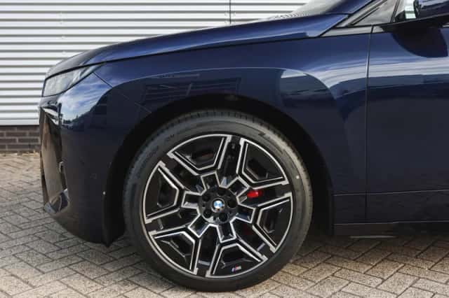BMW iX (2026) thumbnail 4