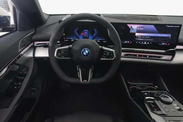 BMW i5 (2026) thumbnail 3