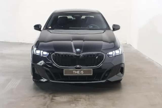BMW i5 (2026) thumbnail 5