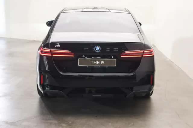 BMW i5 (2026) thumbnail 6