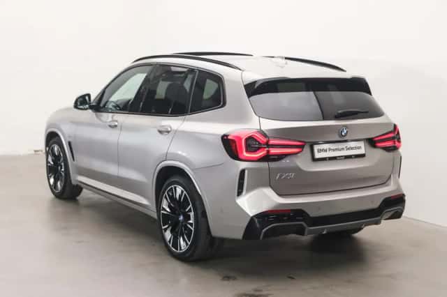 BMW iX3 (2023) thumbnail 2