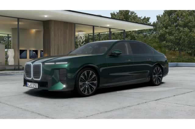 BMW i7 (2026) thumbnail 1