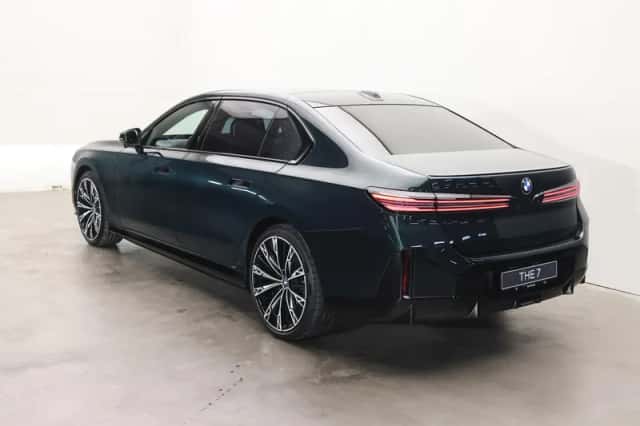 BMW i7 (2026) thumbnail 2
