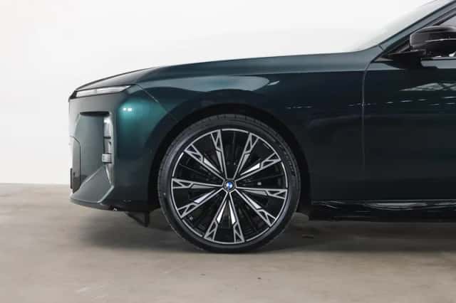 BMW i7 (2026) thumbnail 4