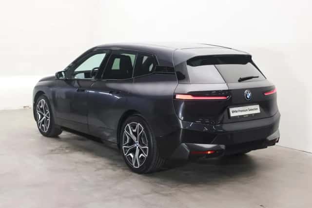 BMW iX (2021) thumbnail 2