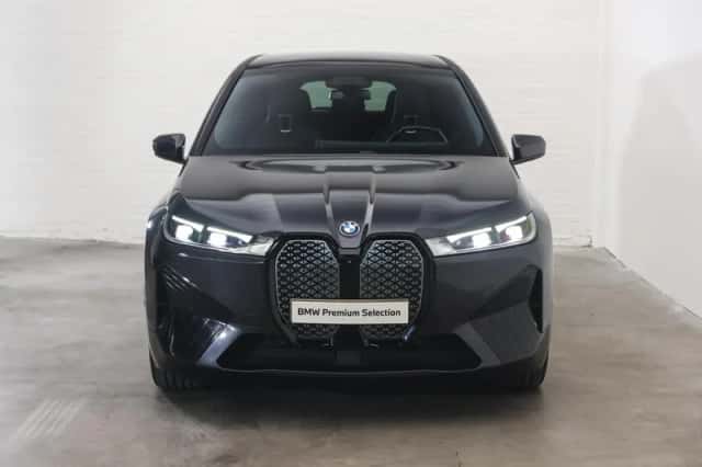 BMW iX (2021) thumbnail 5