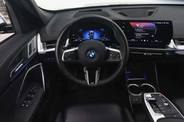 BMW X1 (2024) thumbnail 3