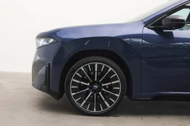 BMW iX3 (2026) thumbnail 4