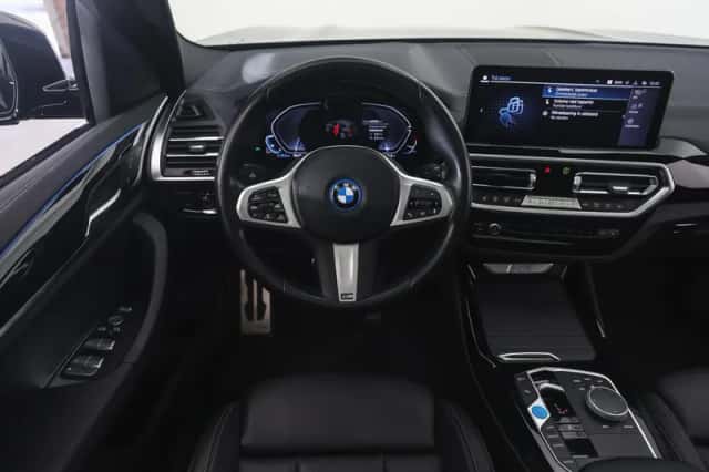 BMW iX3 (2023) thumbnail 3