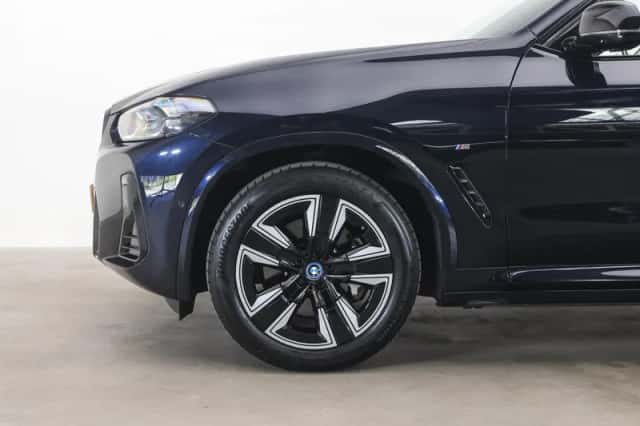 BMW iX3 (2023) thumbnail 5