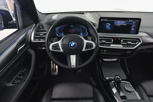 BMW X3 (2021) thumbnail 3