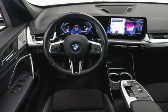 BMW X1 (2023) thumbnail 3