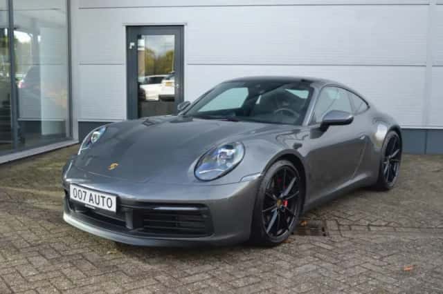 Porsche 911 (2020) thumbnail 2