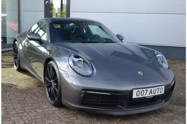 Porsche 911 (2020) thumbnail 4