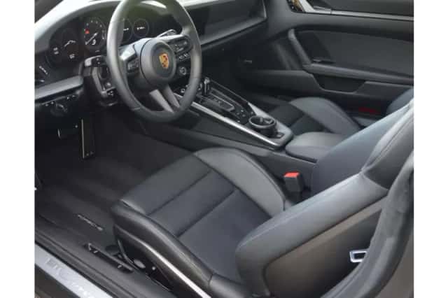 Porsche 911 (2020) thumbnail 5