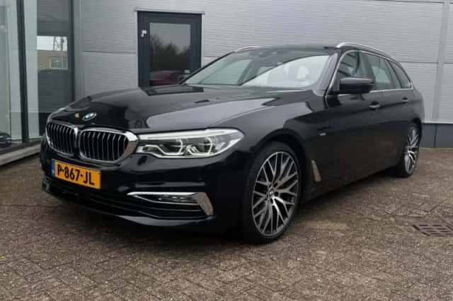 BMW 5-Serie (2017) thumbnail 1