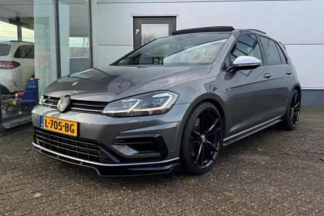 Volkswagen Golf (2019) thumbnail 1