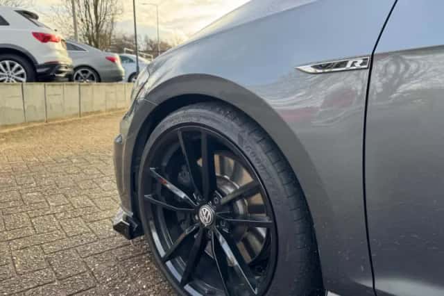 Volkswagen Golf (2019) thumbnail 3
