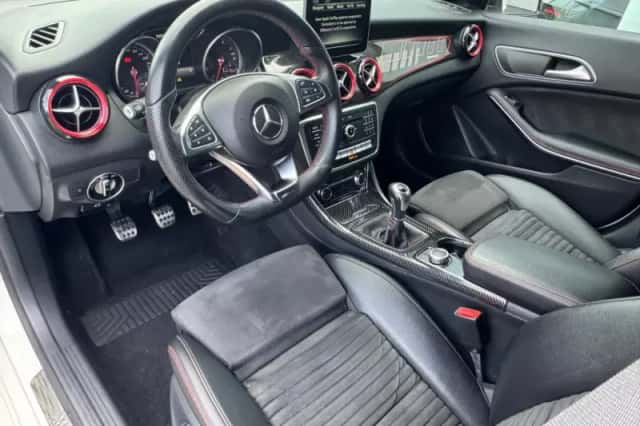 Mercedes-Benz CLA-Klasse (2017) thumbnail 5