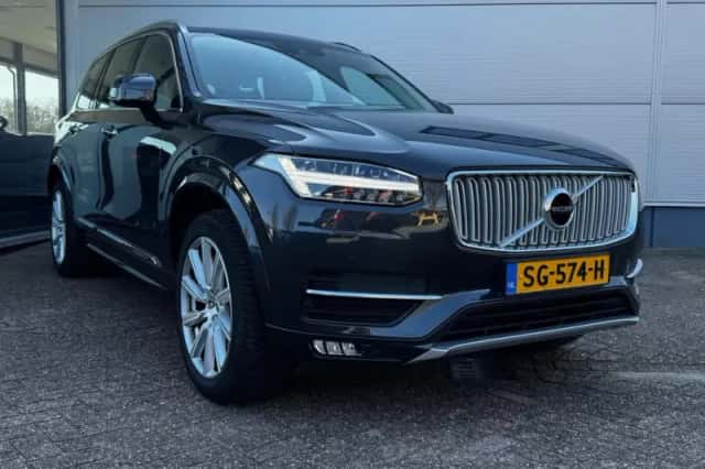Volvo XC90 (2018) thumbnail 6