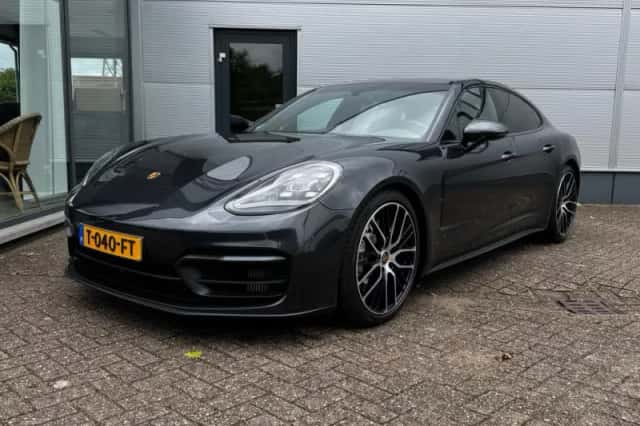 Porsche Panamera (2023) thumbnail 1